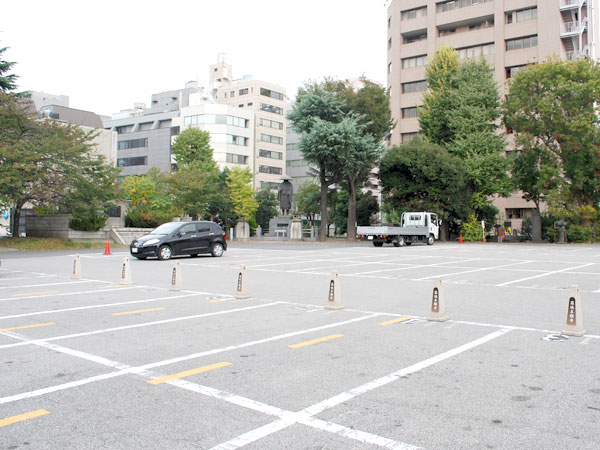 築地本願寺 第二伝道会館の駐車場