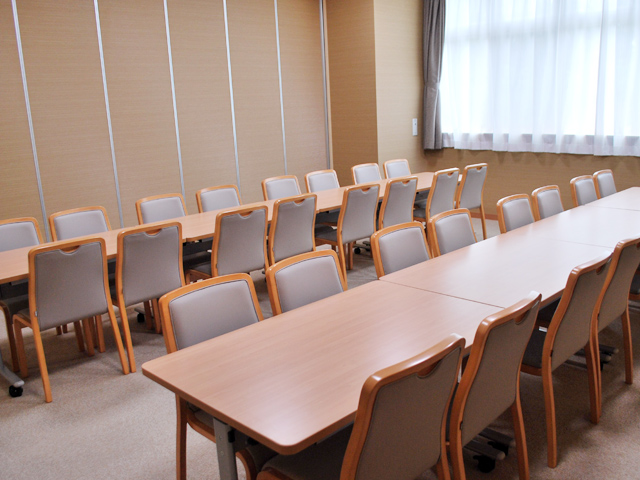 南山ホールの会食場