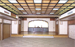円融寺 示真殿の1階式場写真