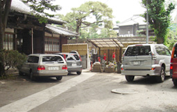 魚籃寺の駐車場写真