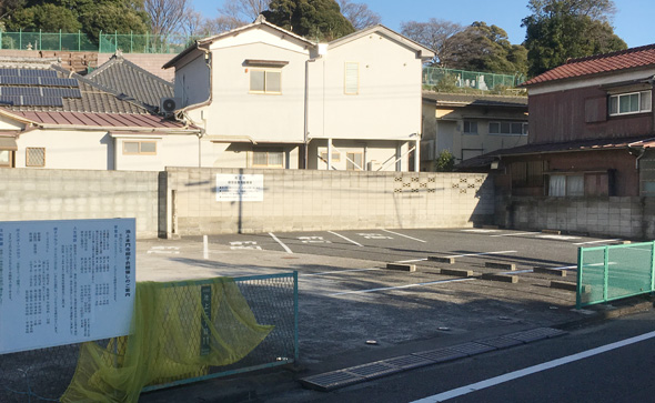 厳定院エコーホールの駐車場