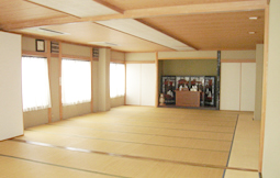 本住寺 朗長会館の控え室写真