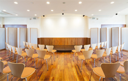 ゆいの御廟のホール写真