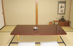 長明寺会館の控え室写真